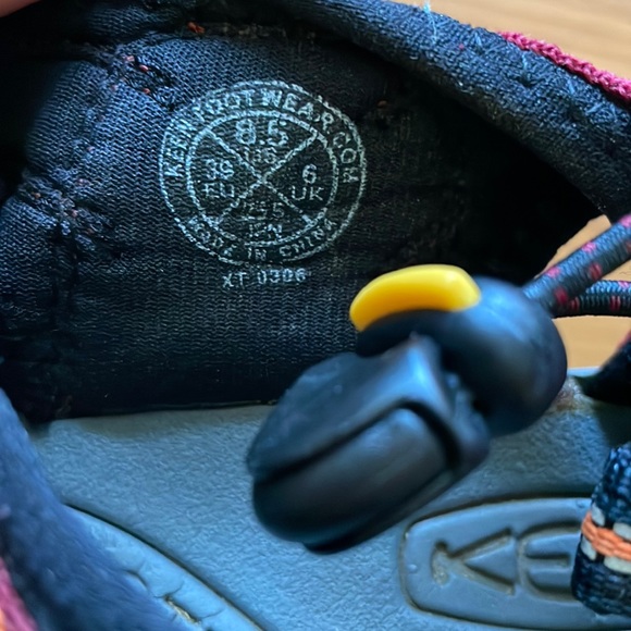 Keen Waterproof Newport Sandals - 8.5 - Picture 8 of 8